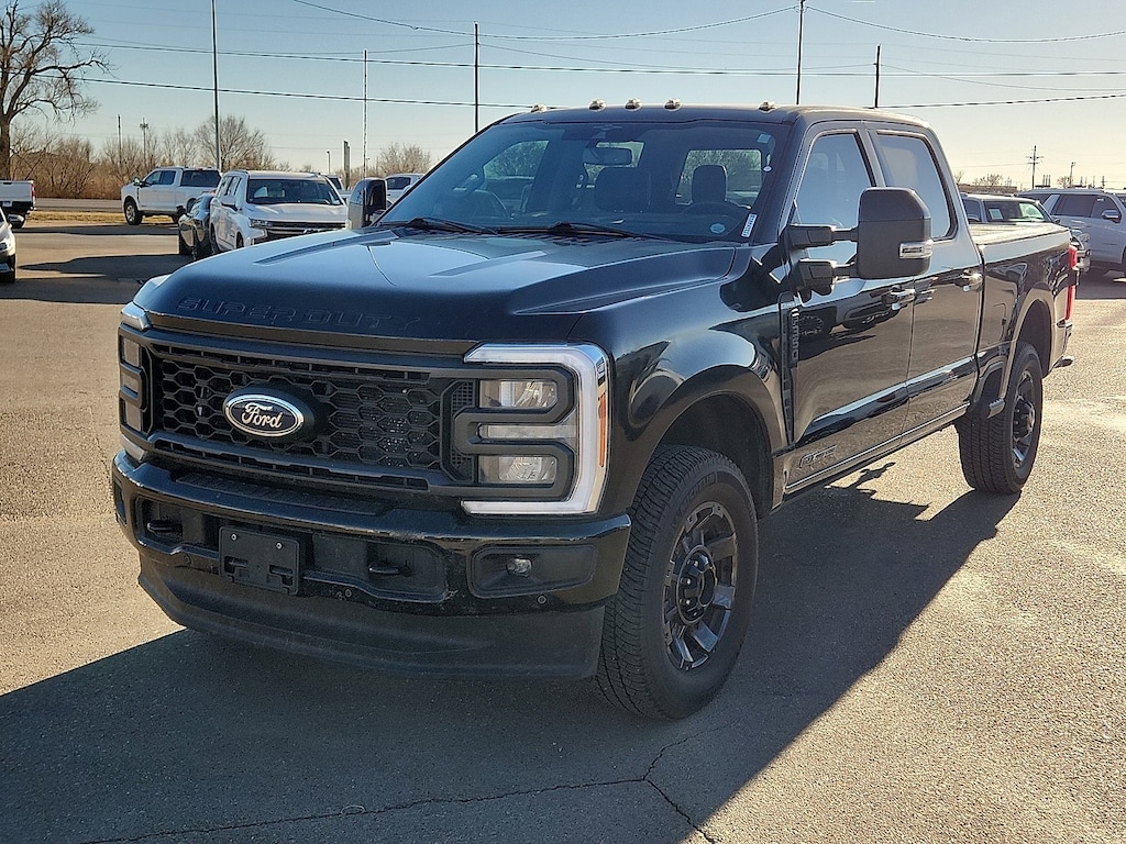 Used 2023 Ford F-350SD Lariat Truck