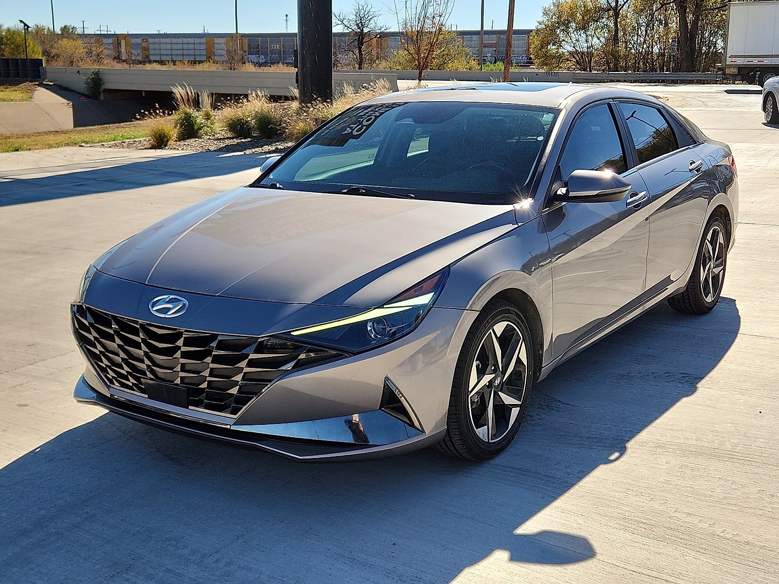 2022 Hyundai Elantra SEL's photo