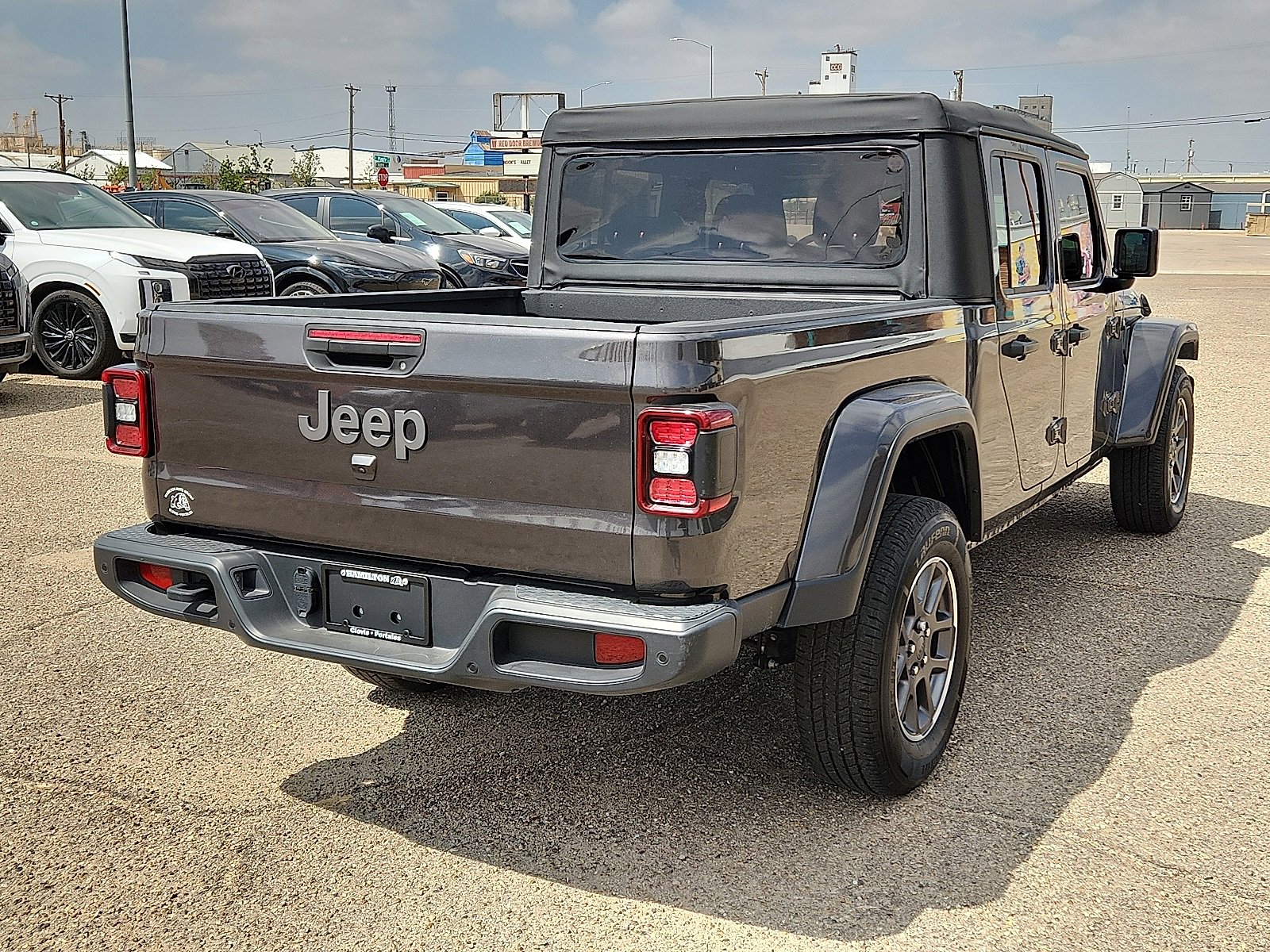 2021 Jeep Gladiator Sport photo 4