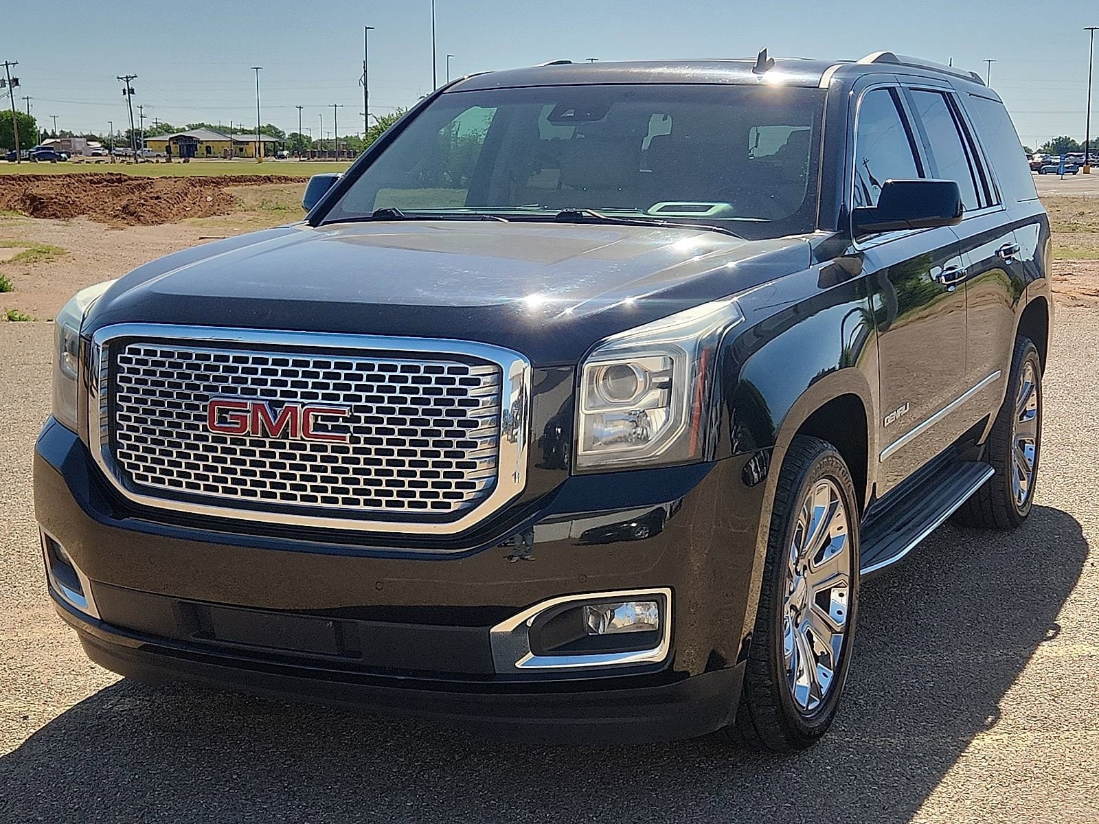 2015 GMC Yukon 4WD Denali's photo