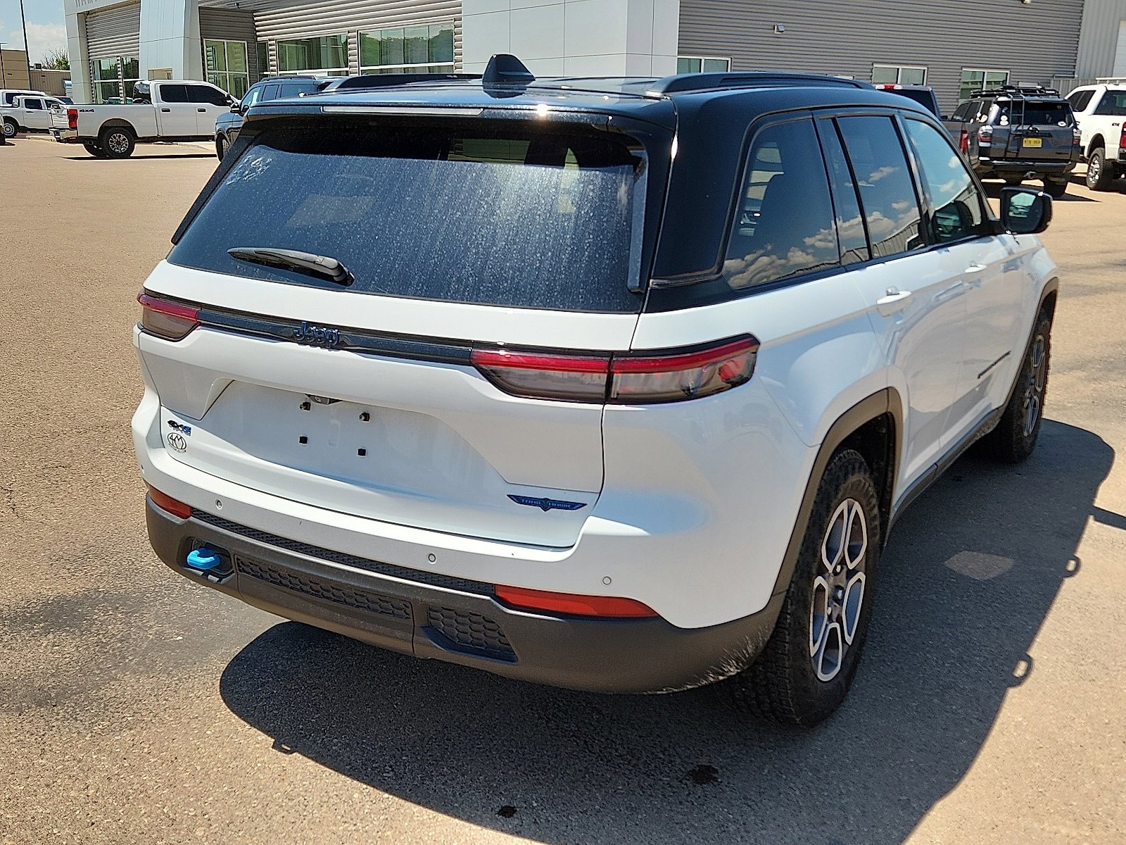 2022 Jeep Cherokee Trailhawk 4xe photo 4