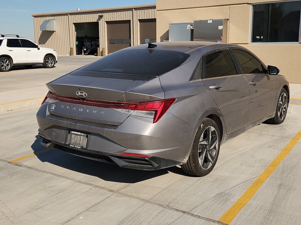 Used 2022 Hyundai Elantra SEL Sedan