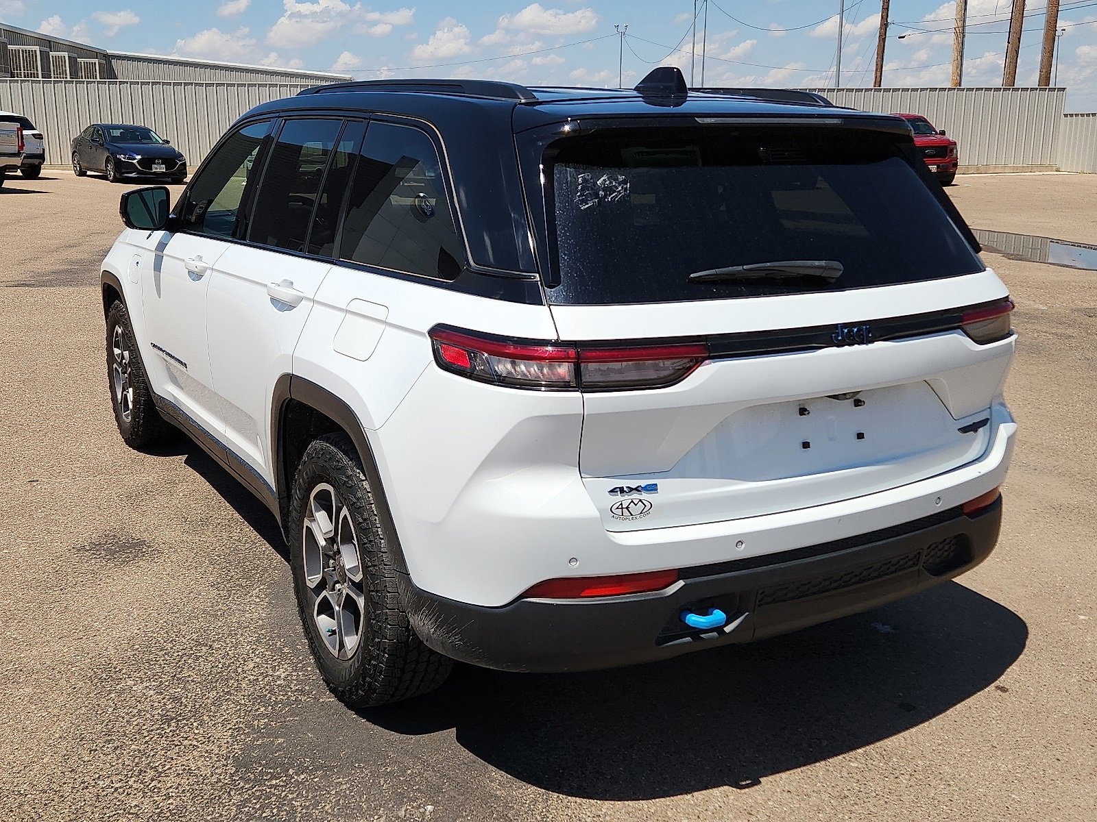 2022 Jeep Cherokee Trailhawk 4xe photo 3