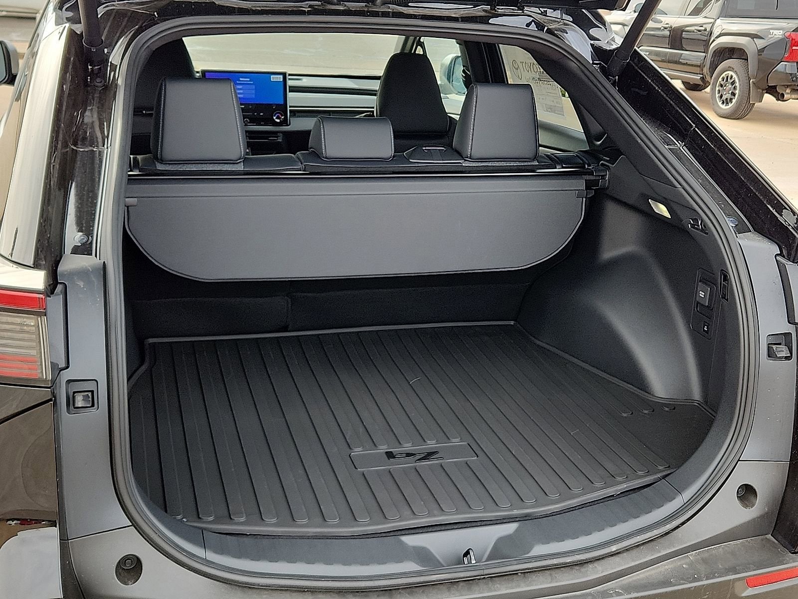 2026 Toyota bZ XLE - Photo 8