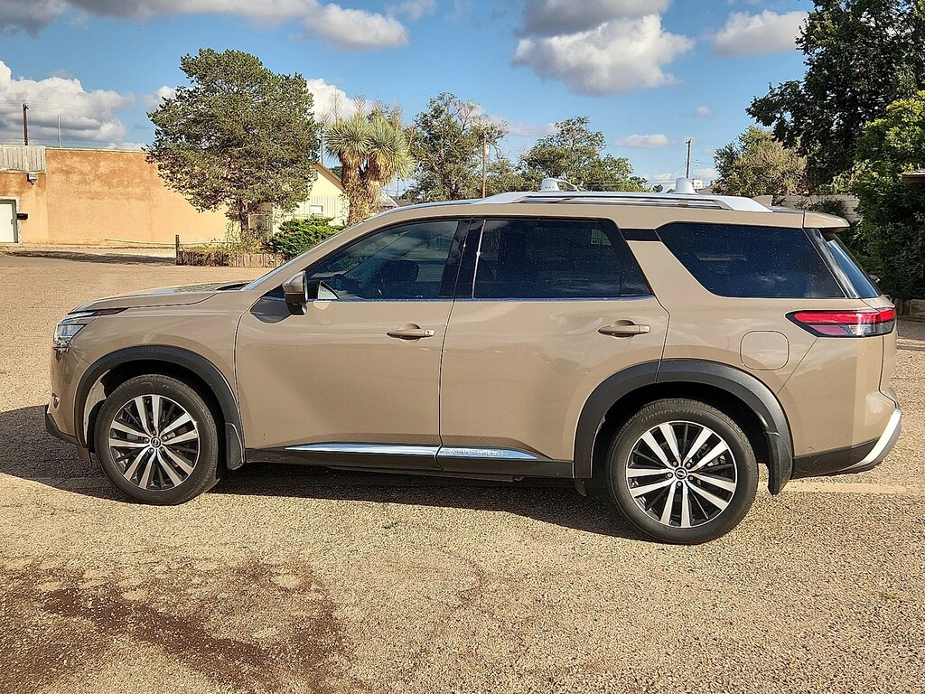 Used 2024 Nissan Pathfinder Platinum Sport Utility
