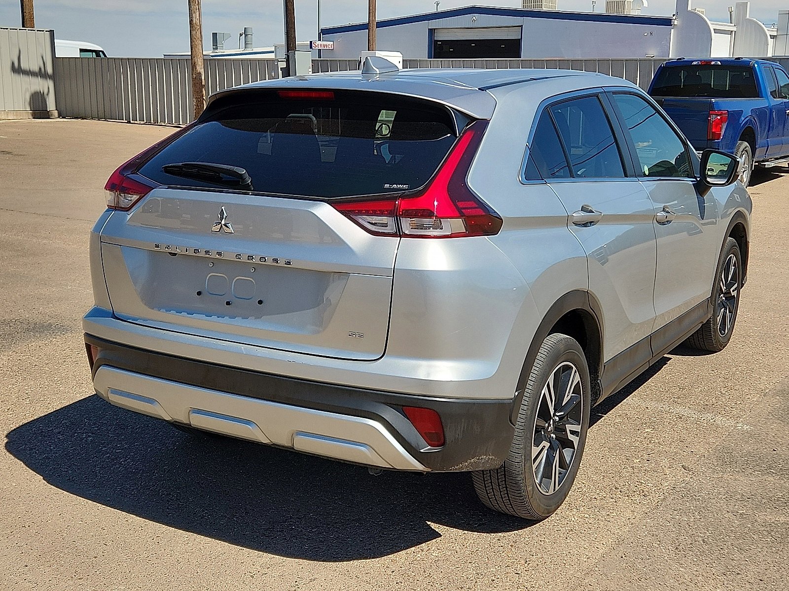 2024 Mitsubishi Eclipse Cross SE photo 4