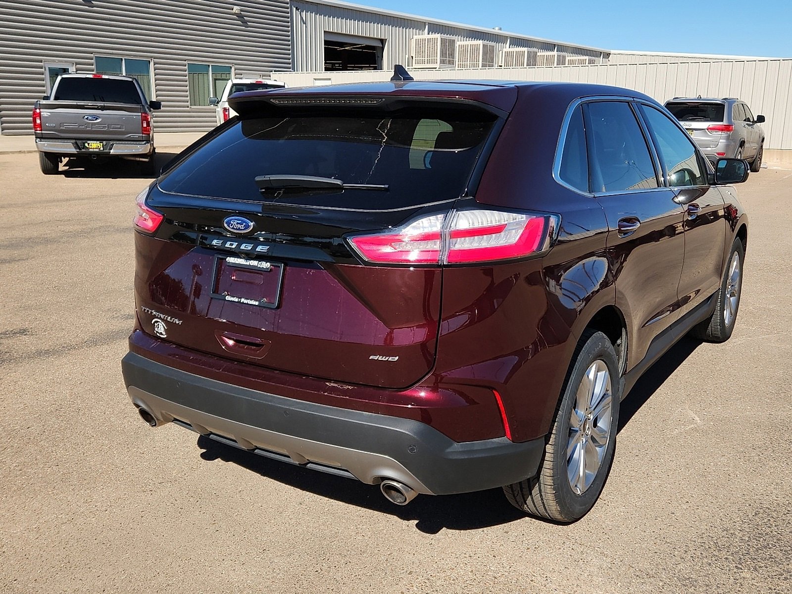 2024 Ford Edge Titanium photo 4