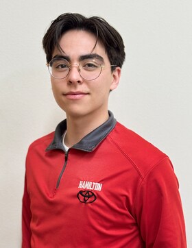 Staff member Gama Urrutia from 72662337c425