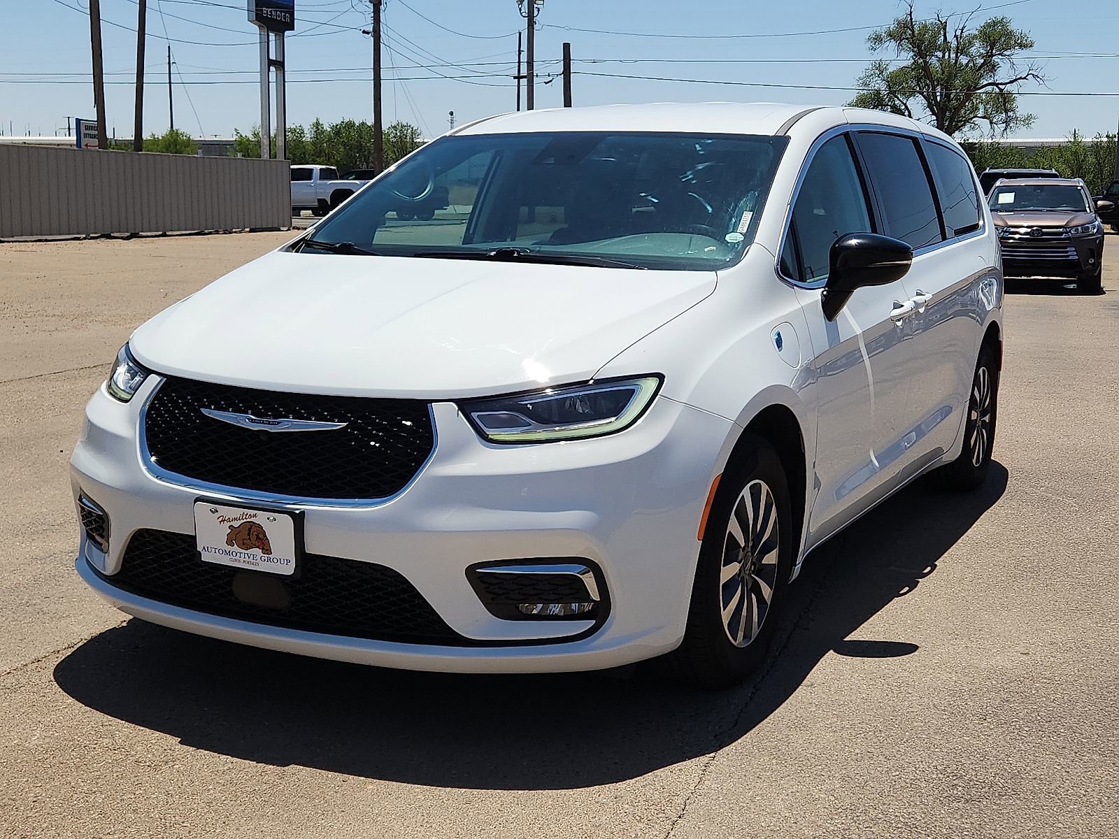 2024 Chrysler Pacifica Hybrid Select PHEV's photo