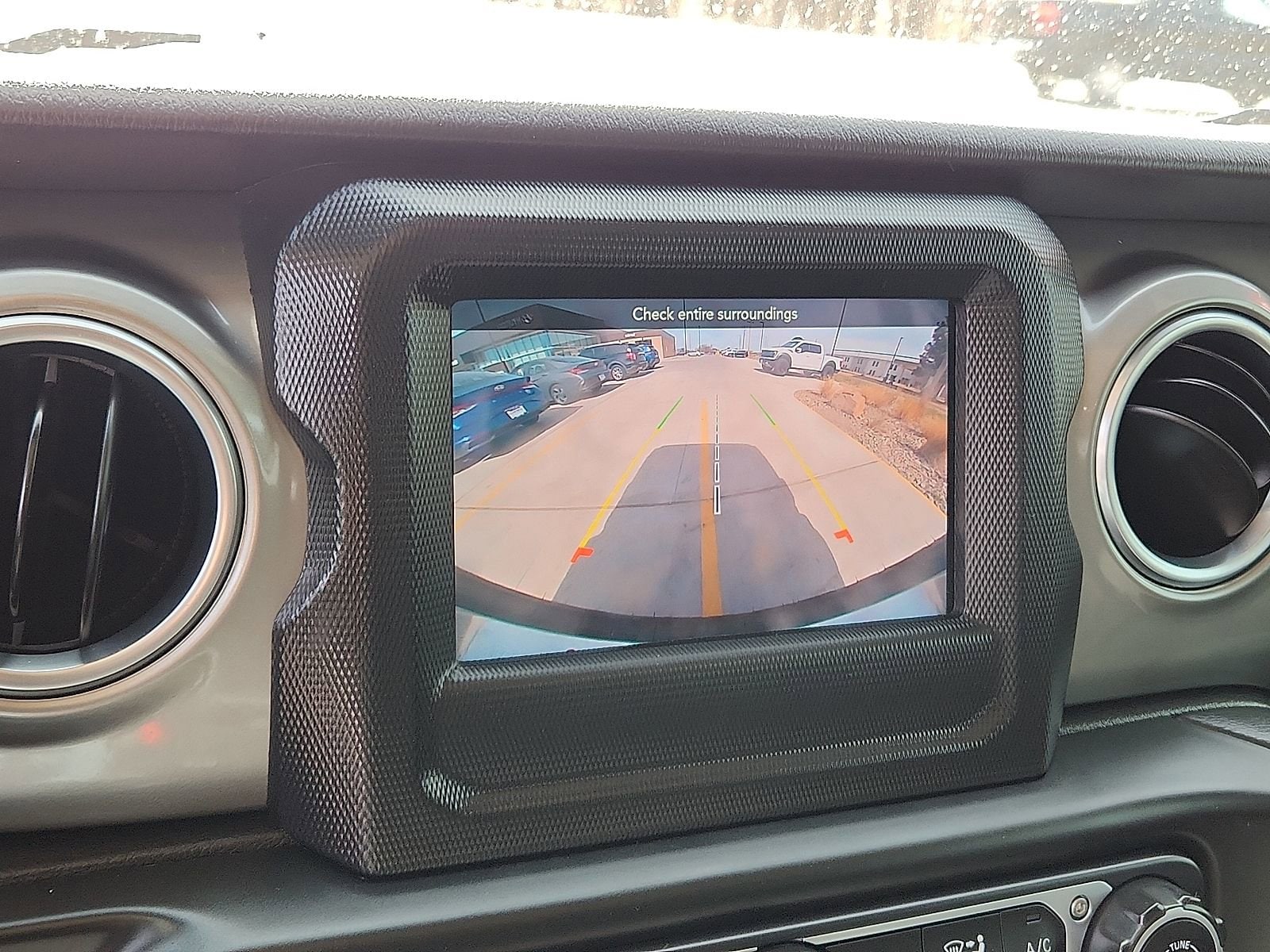2020 Jeep Wrangler Unlimited Sahara - Photo 13