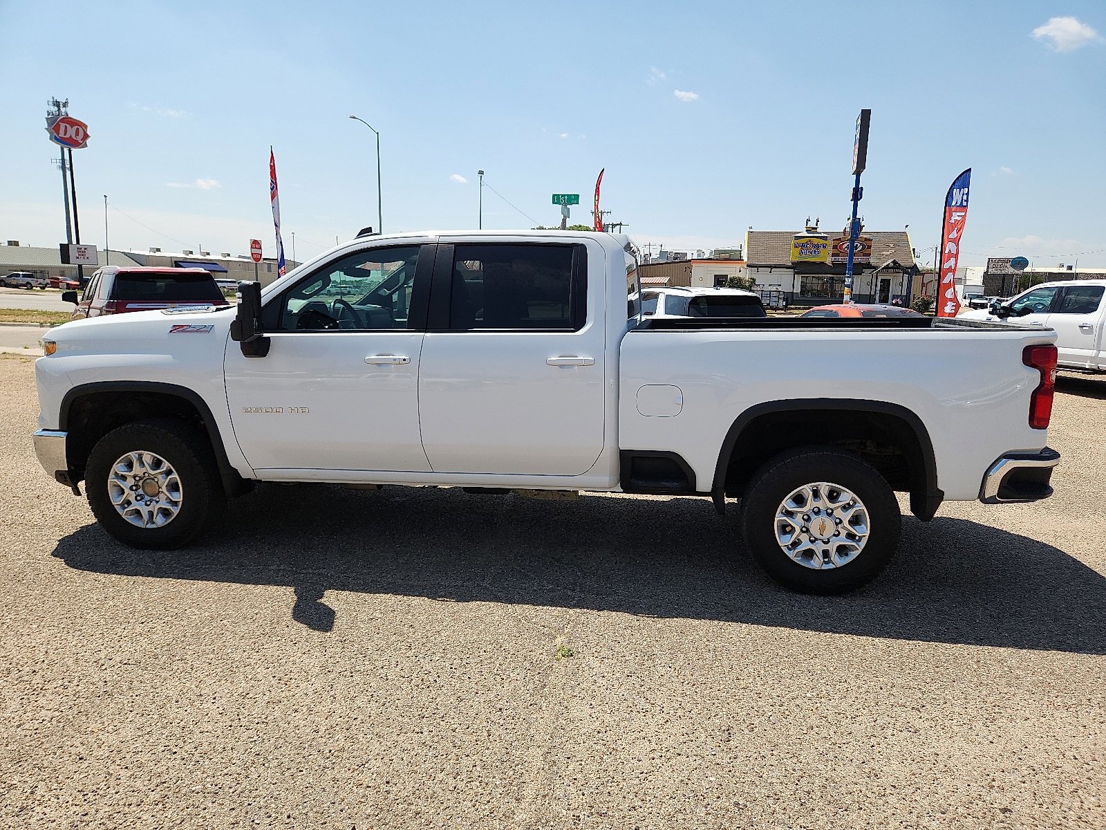 2024 Chevrolet Silverado 2500HD LT photo 2