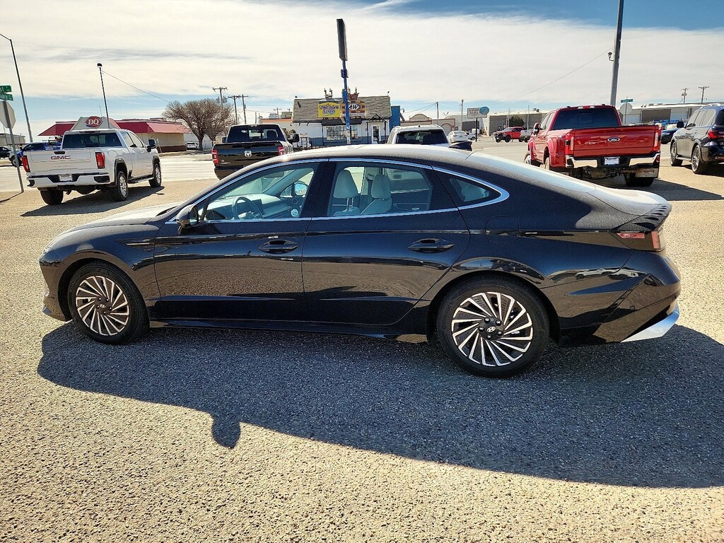 Used 2025 Hyundai Sonata Hybrid Limited Sedan