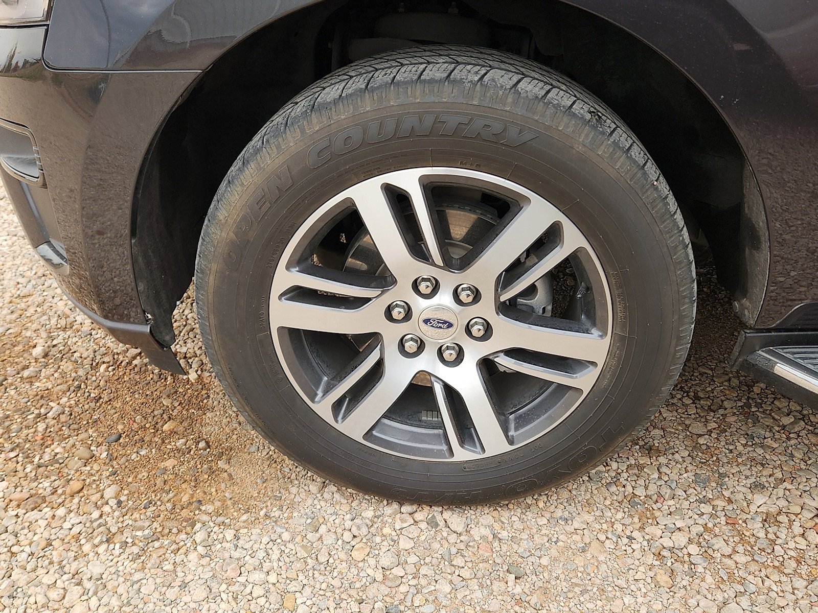 2023 Ford Expedition XLT photo 2