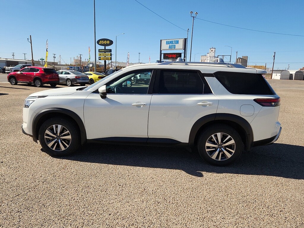 Used 2024 Nissan Pathfinder SL Sport Utility
