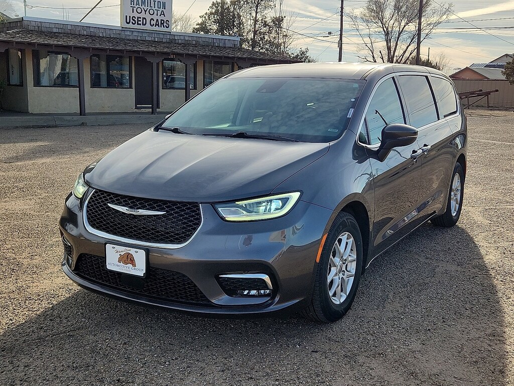 Used 2023 Chrysler Pacifica Touring L Passenger Van