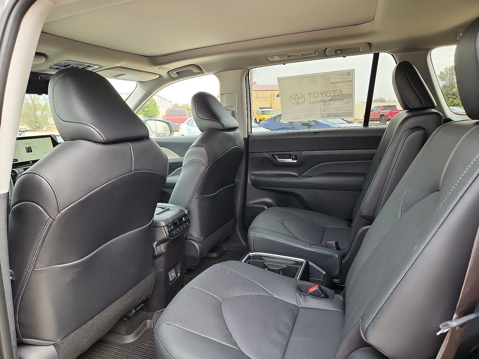 2026 Toyota Grand Highlander Platinum - Photo 11