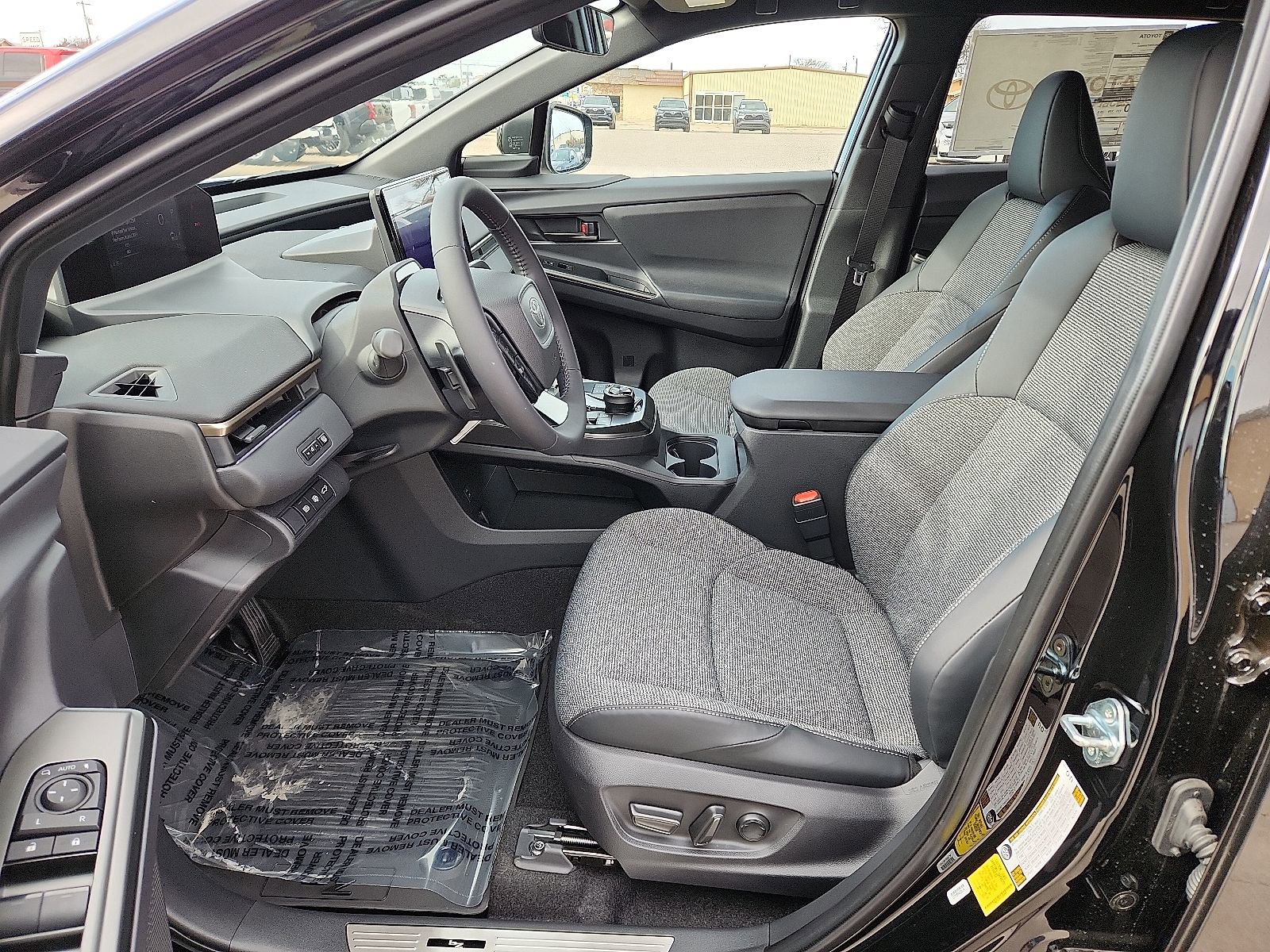 2026 Toyota bZ XLE - Photo 11