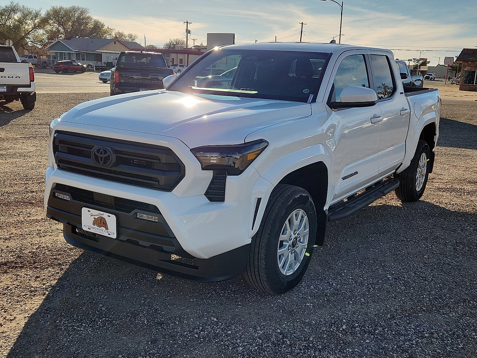 2025 Toyota Tacoma SR5's photo