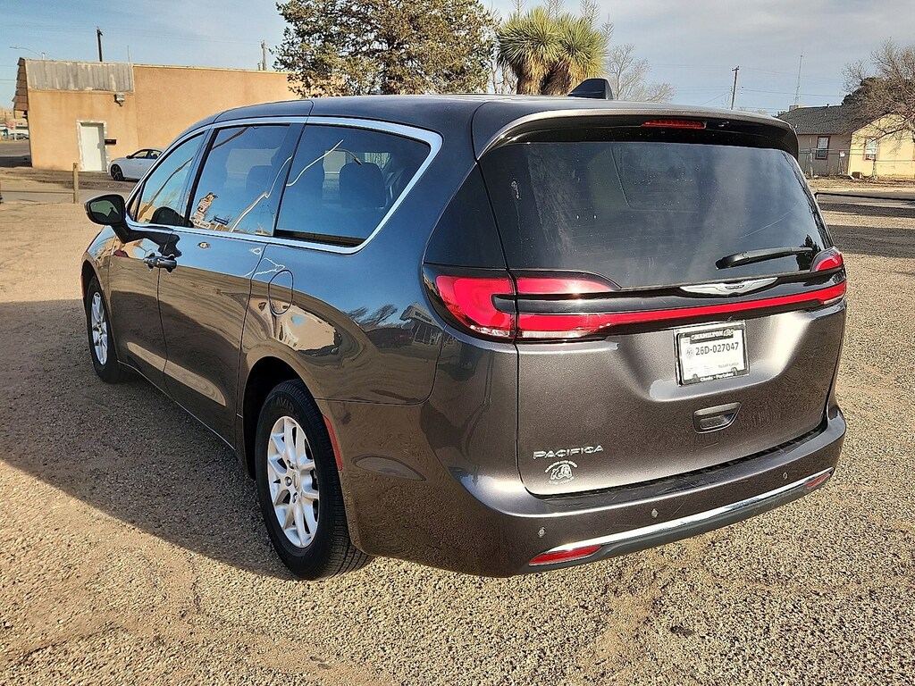 Used 2023 Chrysler Pacifica Touring L Passenger Van