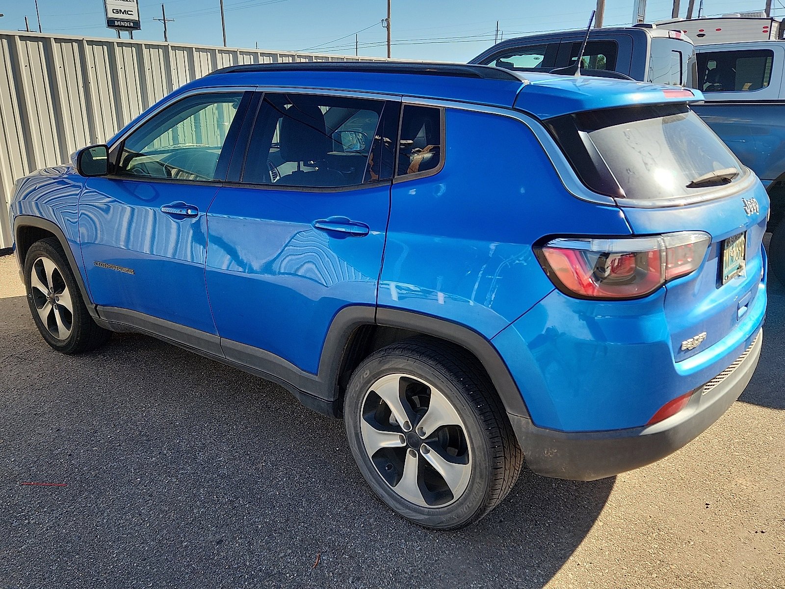 2017 Jeep Compass Latitude photo 2