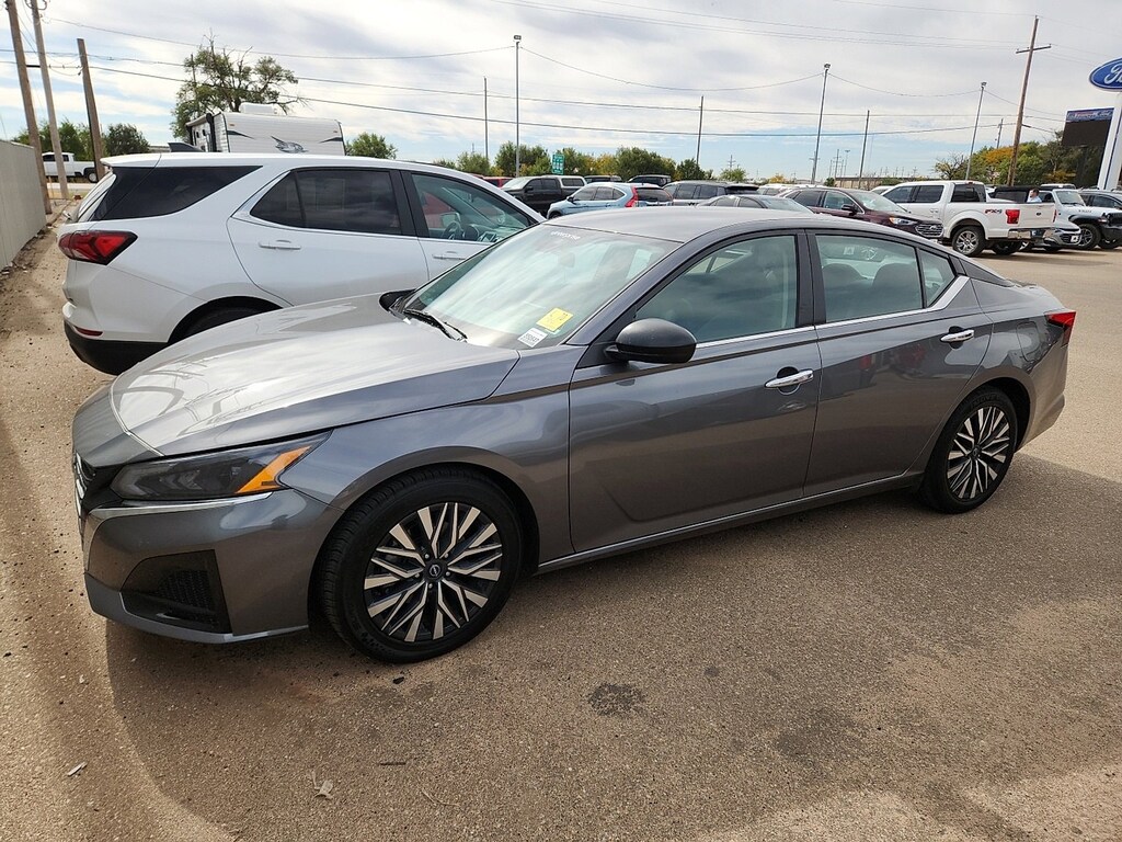 Used 2024 Nissan Altima 2.5 SV Sedan