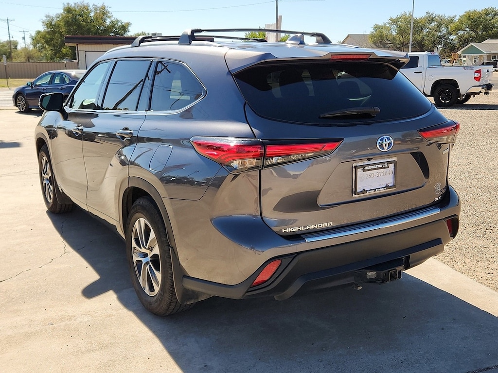 Used 2022 Toyota Highlander Hybrid Sport Utility
