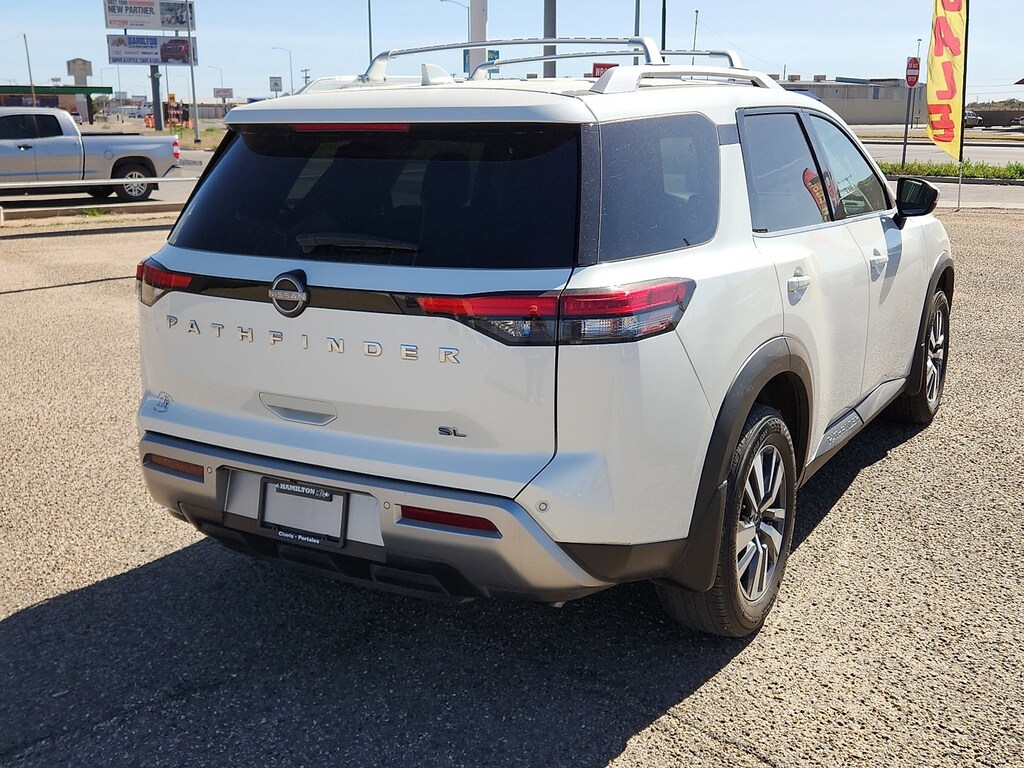 Used 2024 Nissan Pathfinder SL Sport Utility