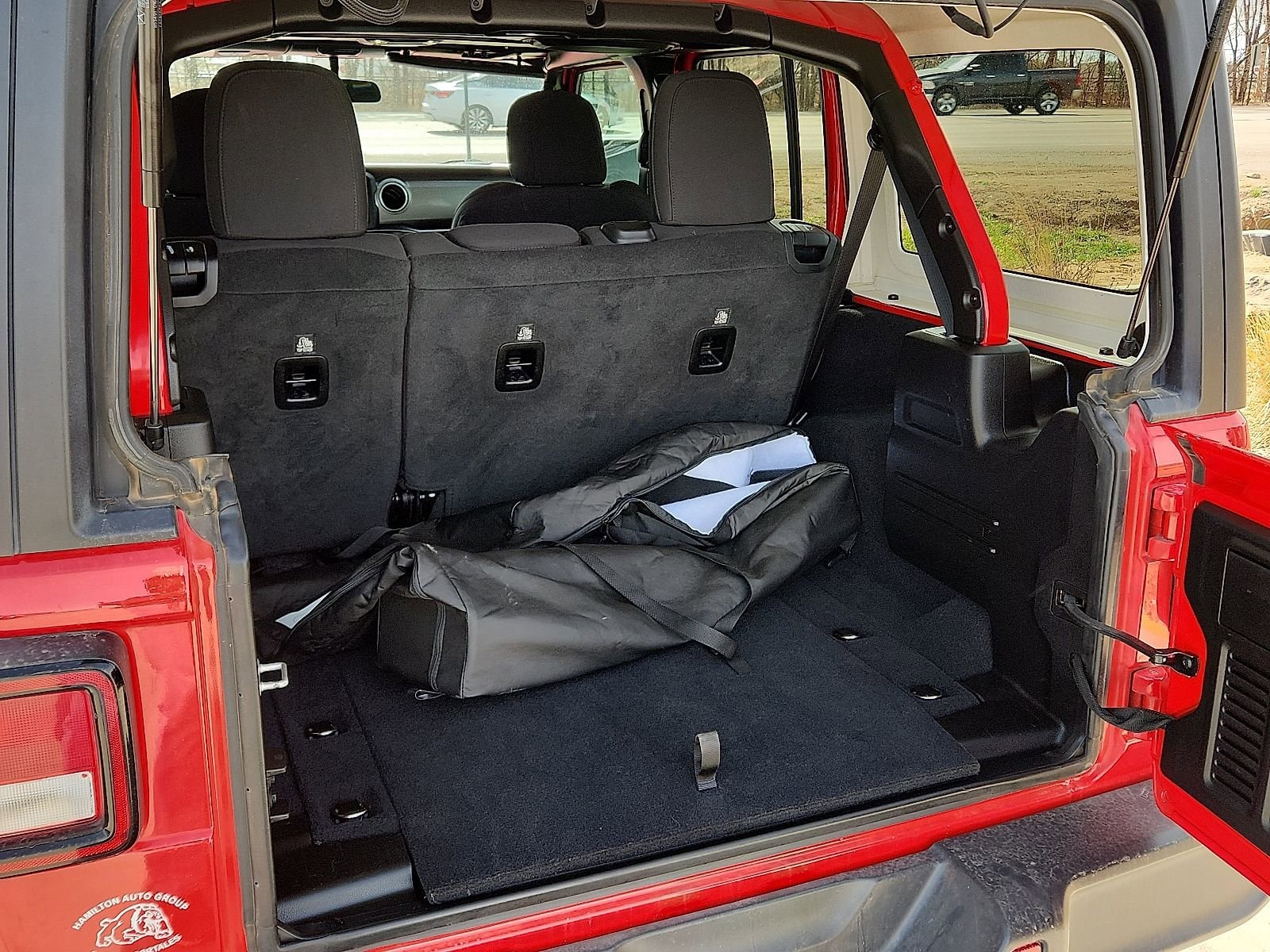 2020 Jeep Wrangler Unlimited Sahara - Photo 7