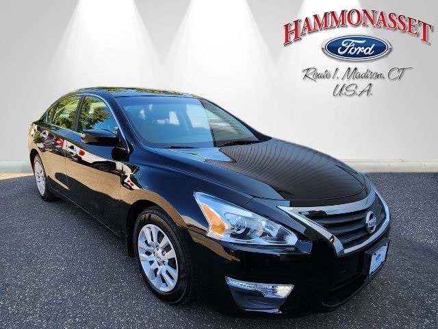 Used 2014 Nissan Altima S with VIN 1N4AL3APXEN383907 for sale in Madison, CT