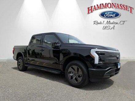 2022 Ford F-150 Lightning Lariat Truck SuperCrew Cab