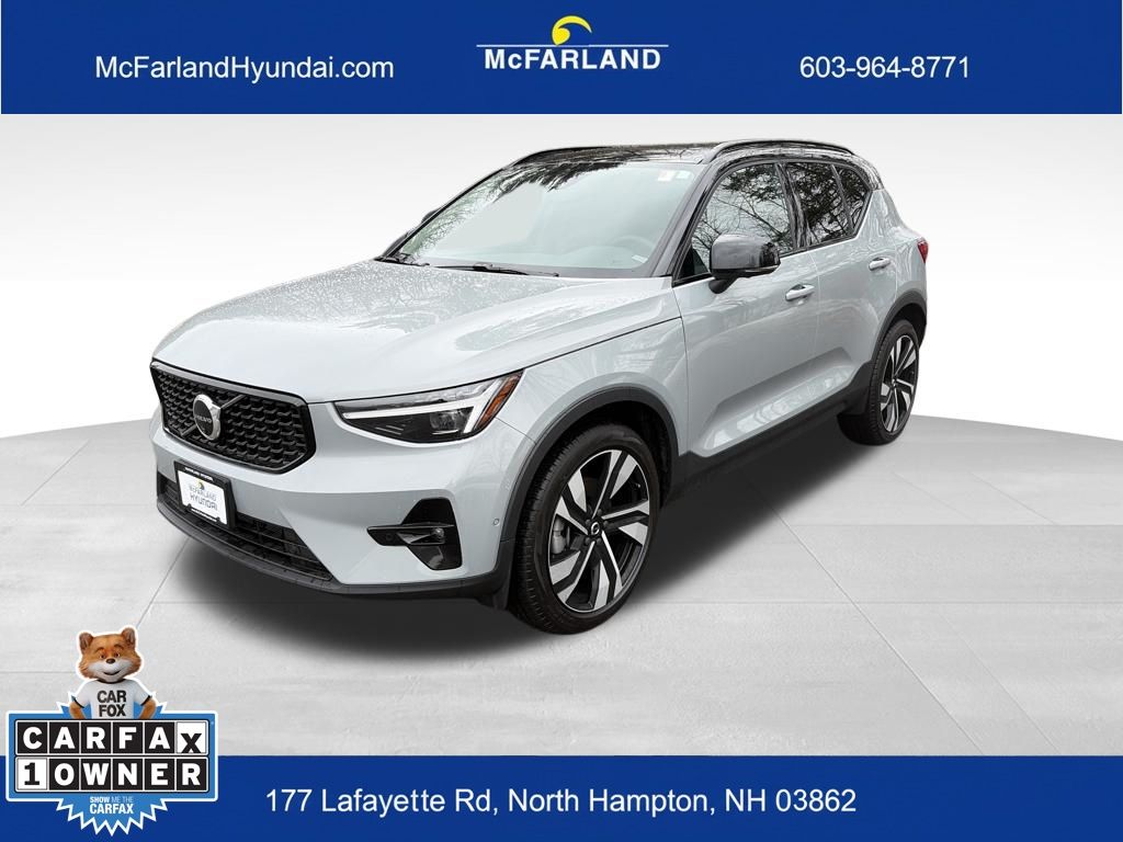 2024 Volvo XC40 B5 Ultimate Dark AWD's photo