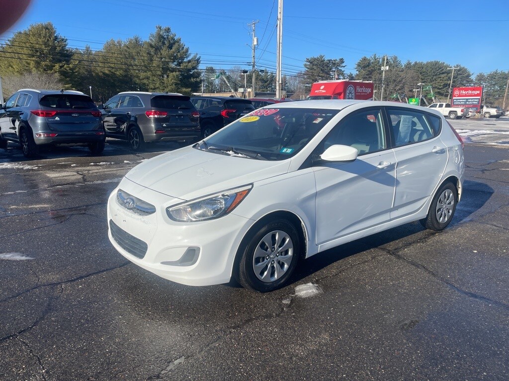 Used 2017 Hyundai Accent SE Hatchback