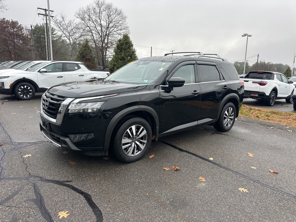 Used 2024 Nissan Pathfinder SL SUV