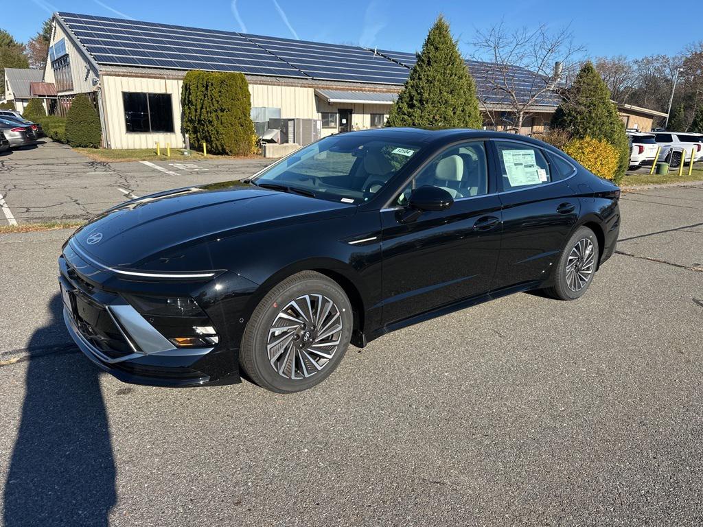 2026 Hyundai Sonata Hybrid Limited's photo
