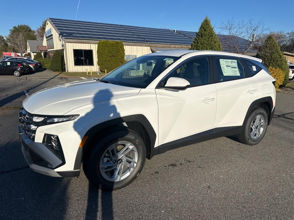 2026 Hyundai Tucson SE's photo