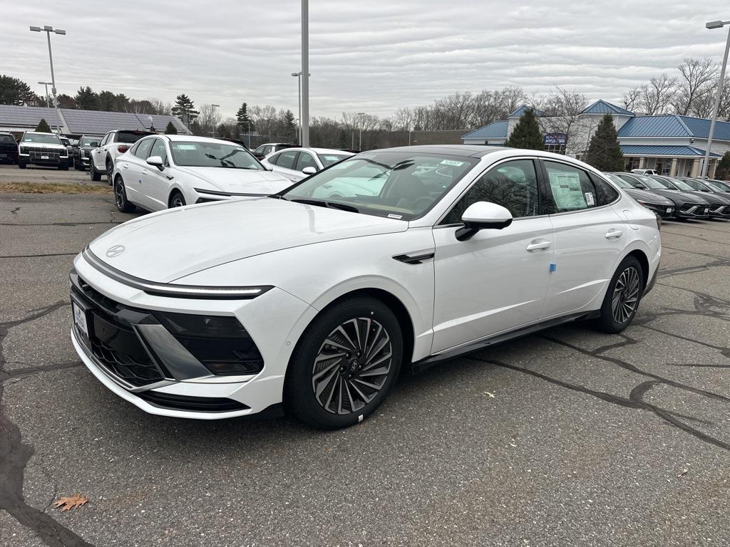 2026 Hyundai Sonata Hybrid Limited's photo