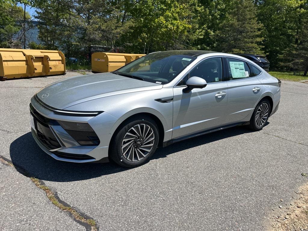 New 2025 Hyundai Sonata Hybrid Limited Sedan