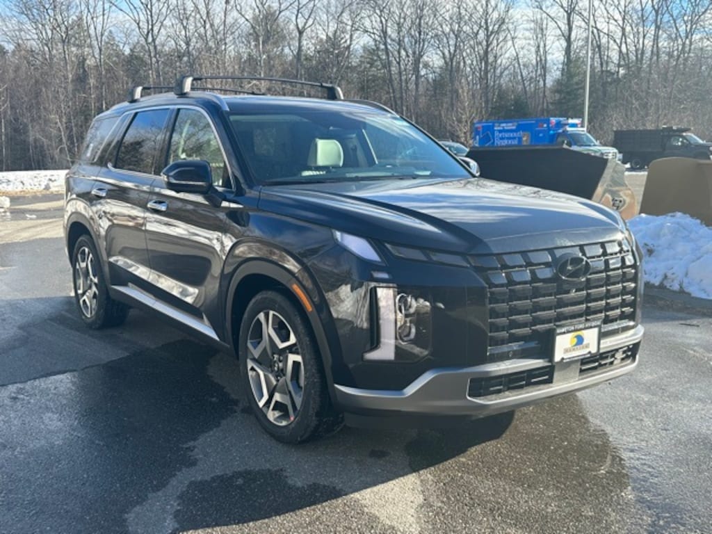 Used 2024 Hyundai Palisade Limited SUV at McFarland Hyundai serving the