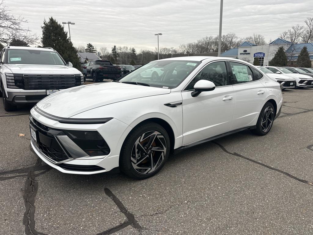 2026 Hyundai Sonata SEL's photo