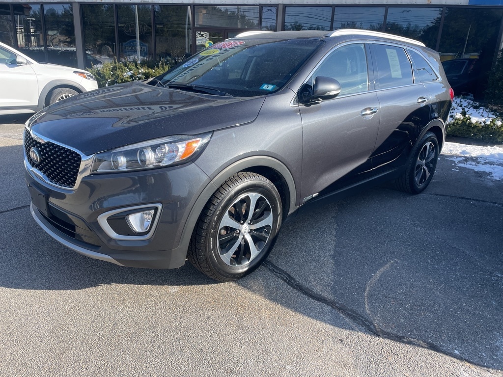 Used 2018 Kia Sorento EX with VIN 5XYPHDA58JG376630 for sale in North Hampton, NH