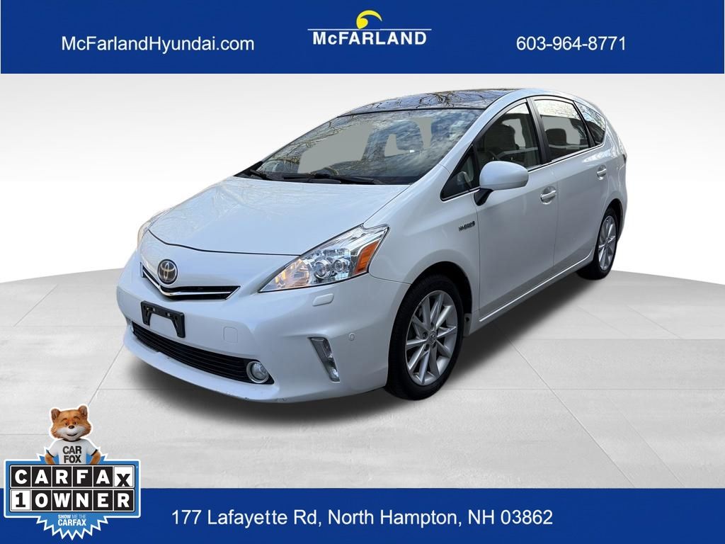 2014 Toyota Prius v Five
