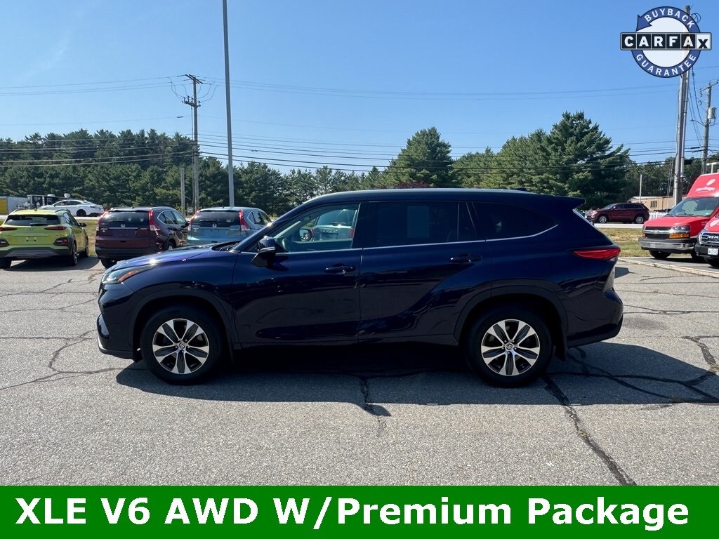 2022 Toyota Highlander XLE photo 2