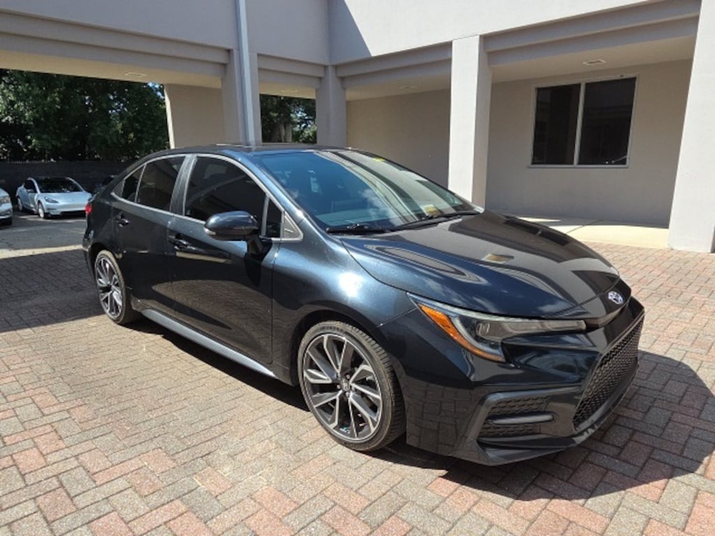 Used 2020 Toyota Corolla SE Sedan