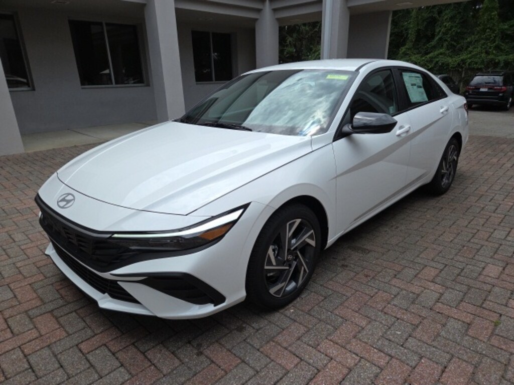 Certified 2025 Hyundai Elantra SEL Sport Sedan