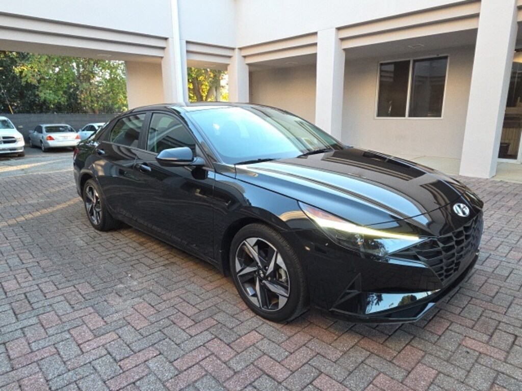 Used 2023 Hyundai Elantra SEL Sedan