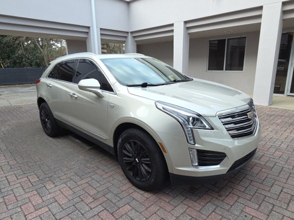 Used 2017 CADILLAC XT5 Luxury SUV