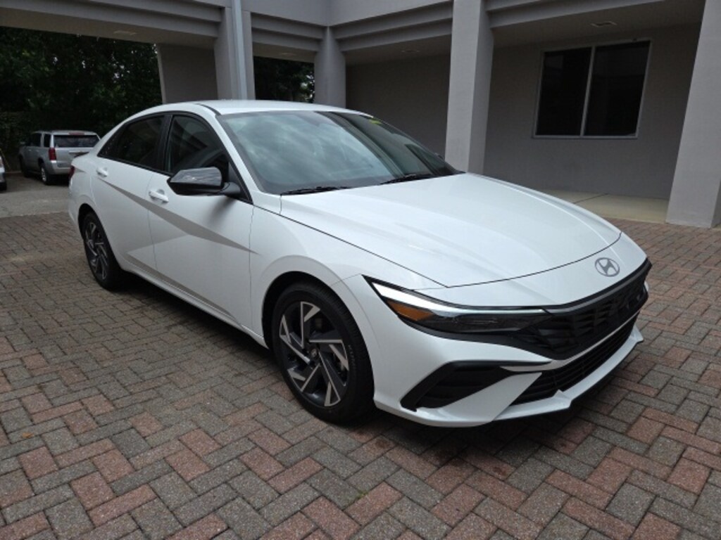 Certified 2025 Hyundai Elantra SEL Sport Sedan
