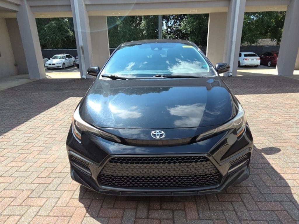 Used 2020 Toyota Corolla SE Sedan