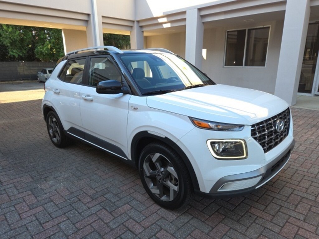 Used 2022 Hyundai Venue Limited SUV