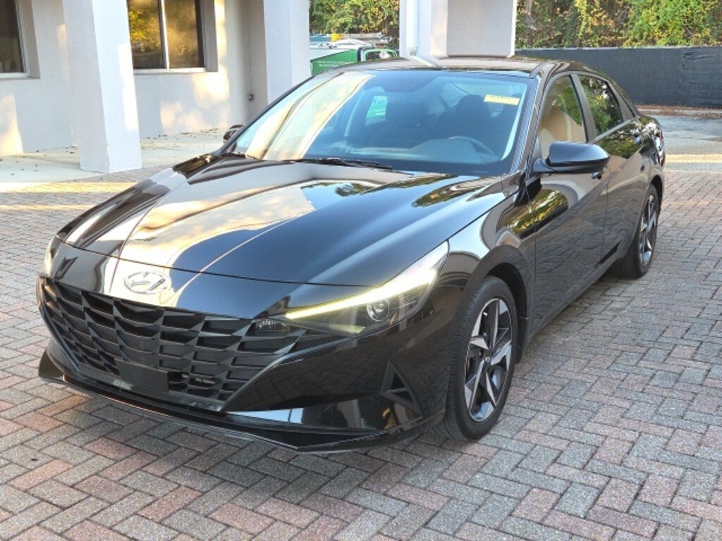 Used 2023 Hyundai Elantra SEL Sedan